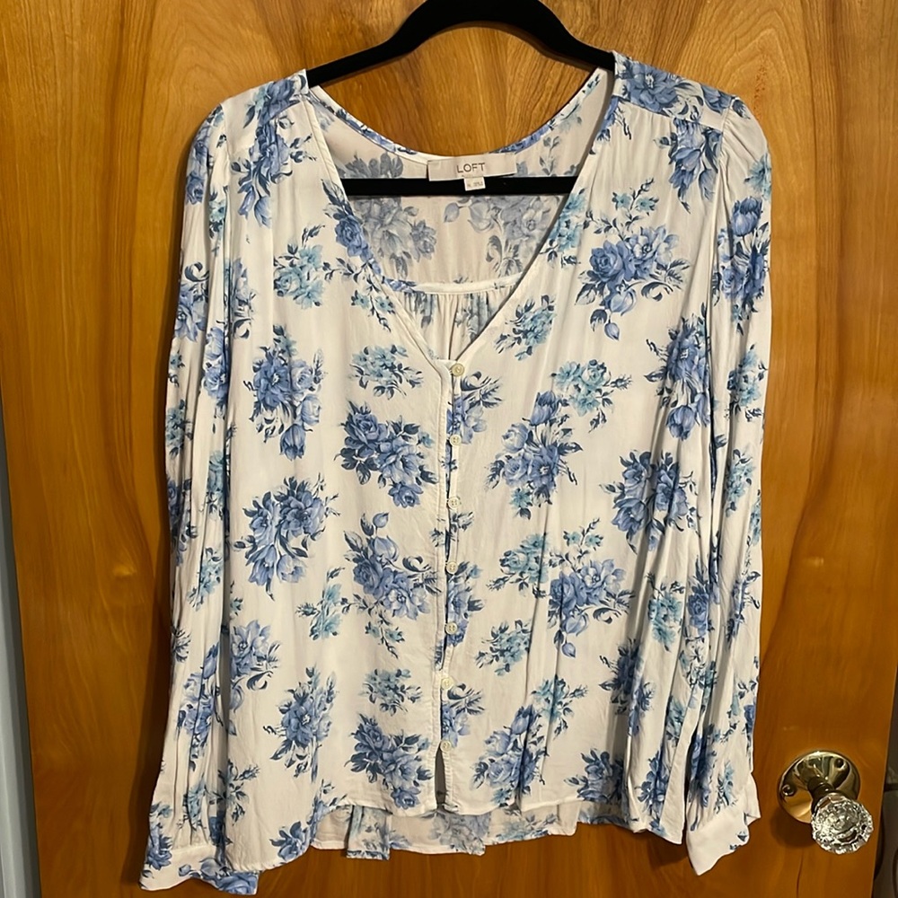 White and blue flora long sleeve shirt. Loft. Size XL. Gently worn.